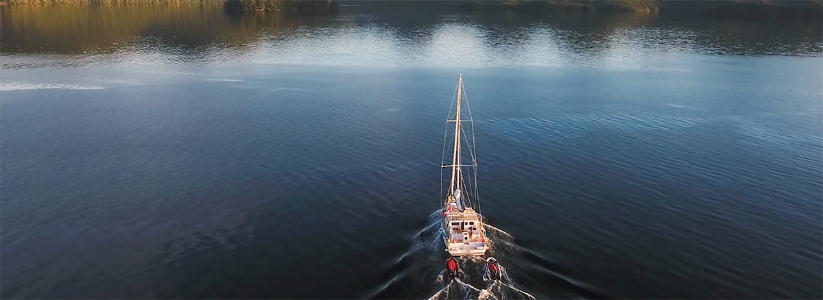 a picture of a sail boat